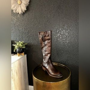 Frye Carson piping tall boots brand new